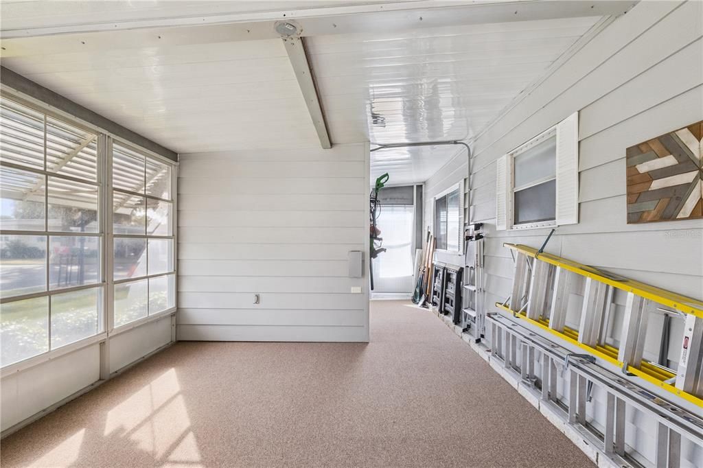 For Sale: $142,500 (2 beds, 2 baths, 1370 Square Feet)