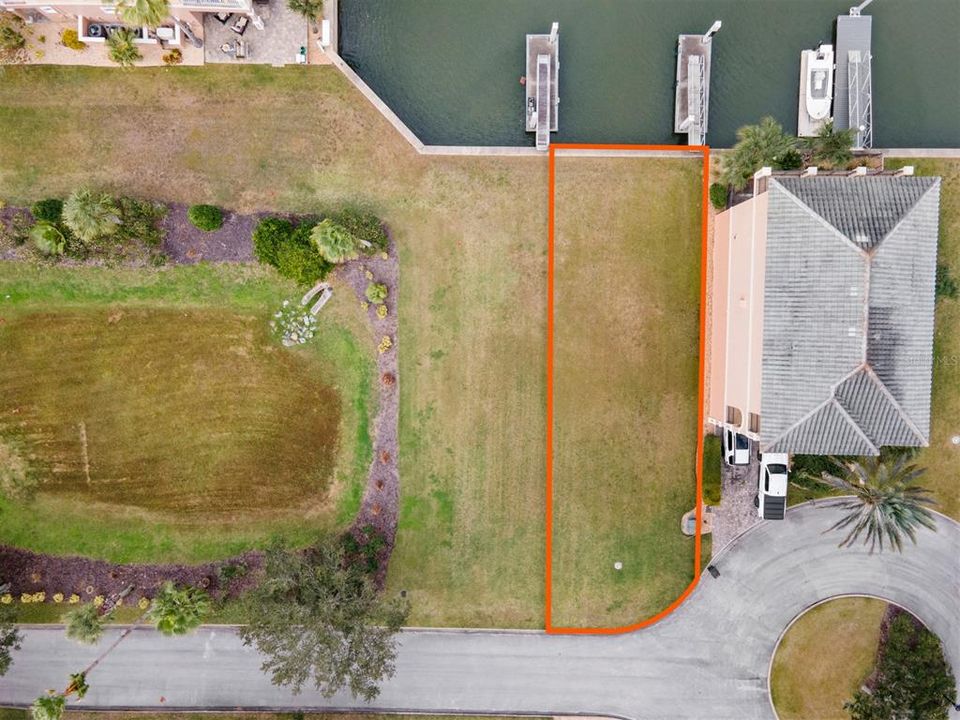 En Venta: $224,900 (0.11 acres)