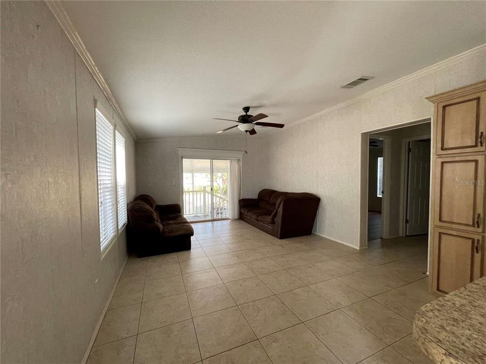 For Sale: $315,000 (3 beds, 2 baths, 1620 Square Feet)