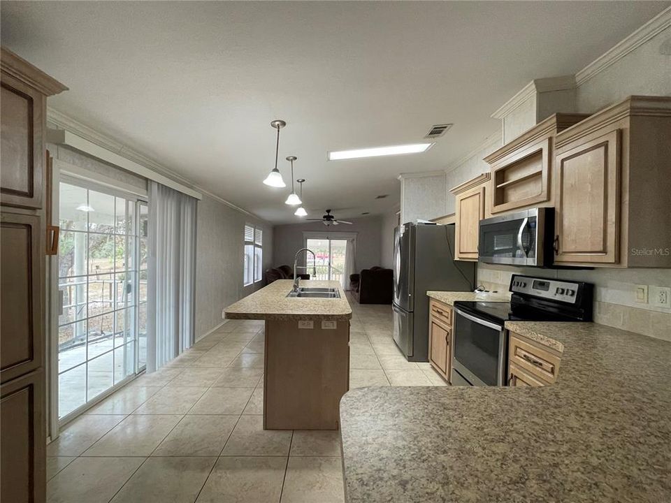 For Sale: $315,000 (3 beds, 2 baths, 1620 Square Feet)