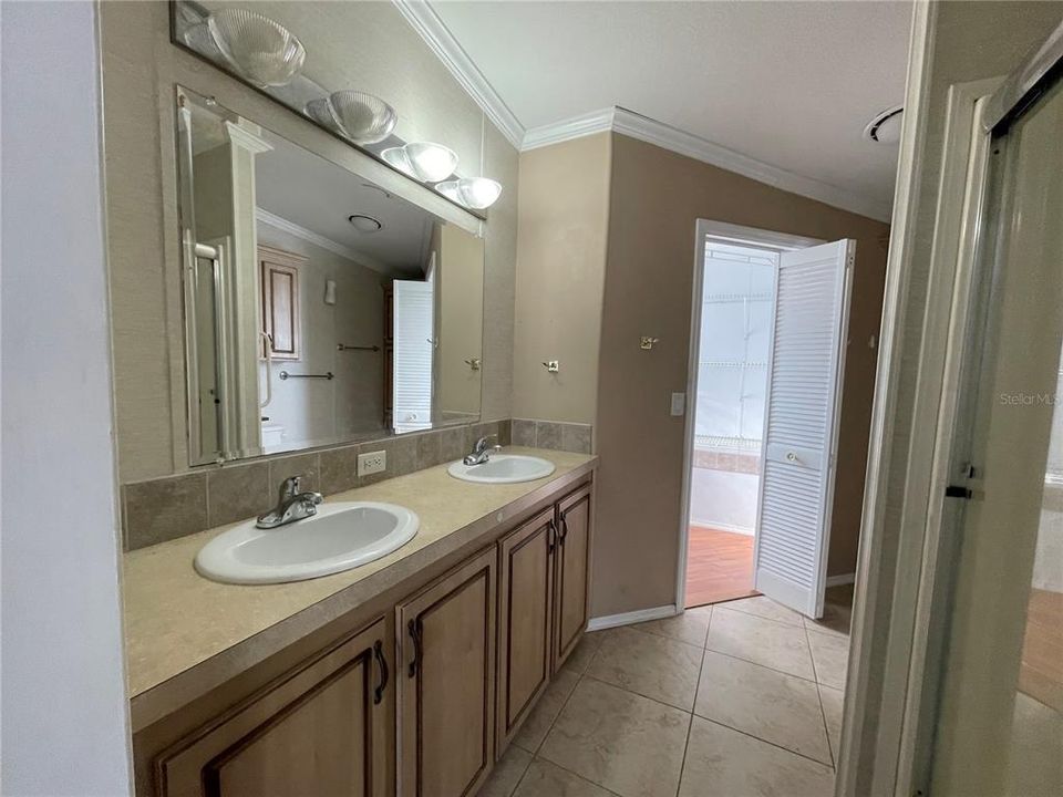 For Sale: $315,000 (3 beds, 2 baths, 1620 Square Feet)