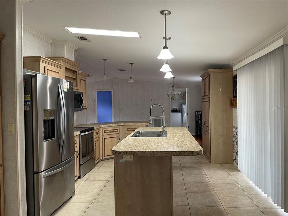 For Sale: $315,000 (3 beds, 2 baths, 1620 Square Feet)