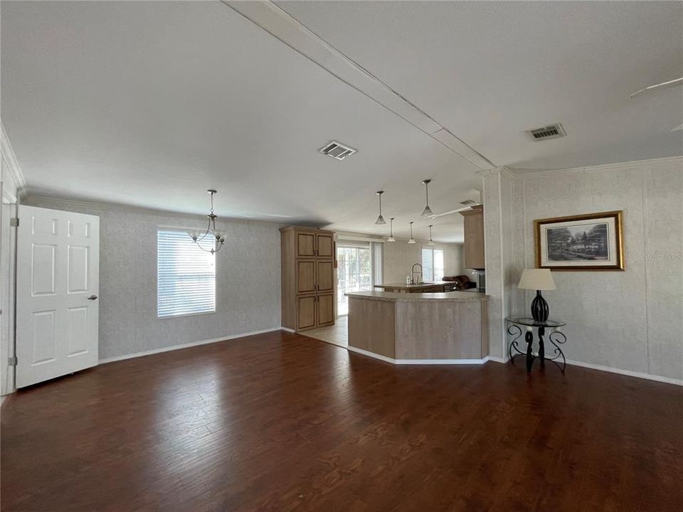 For Sale: $315,000 (3 beds, 2 baths, 1620 Square Feet)