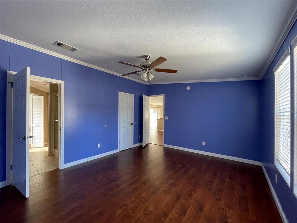 For Sale: $315,000 (3 beds, 2 baths, 1620 Square Feet)