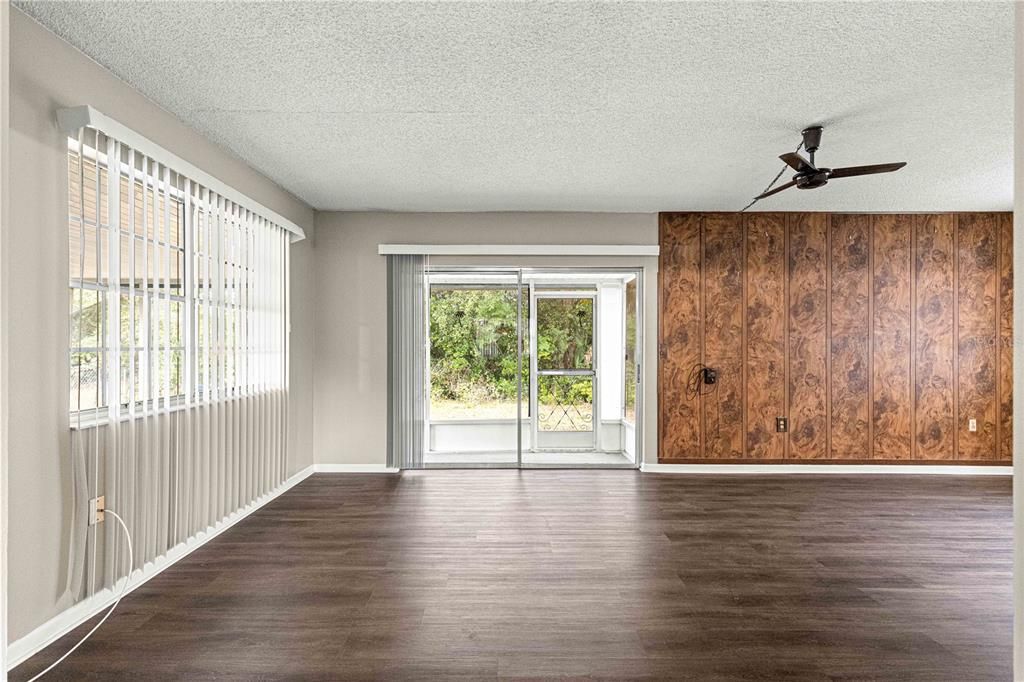 На продажу: $209,000 (2 спален, 2 ванн, 1374 Квадратных фут)