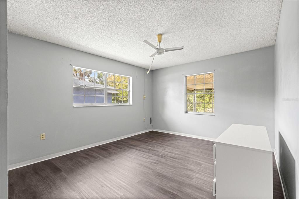 На продажу: $209,000 (2 спален, 2 ванн, 1374 Квадратных фут)