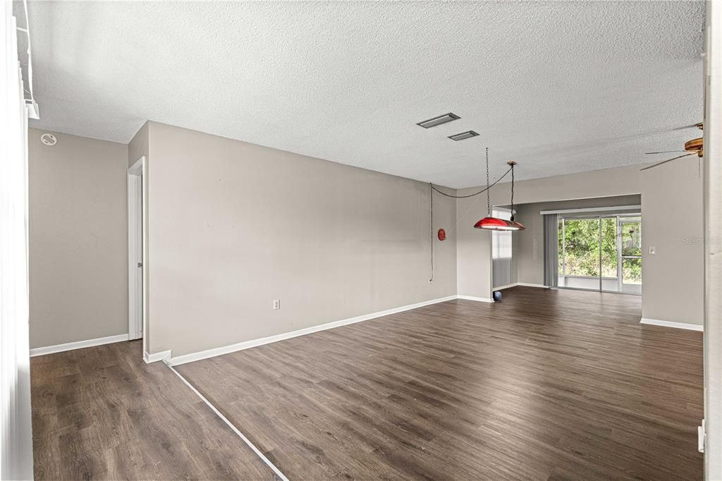 На продажу: $209,000 (2 спален, 2 ванн, 1374 Квадратных фут)