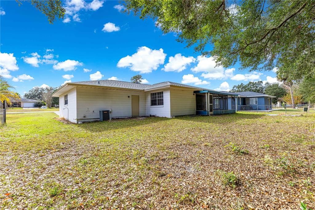 На продажу: $209,000 (2 спален, 2 ванн, 1374 Квадратных фут)