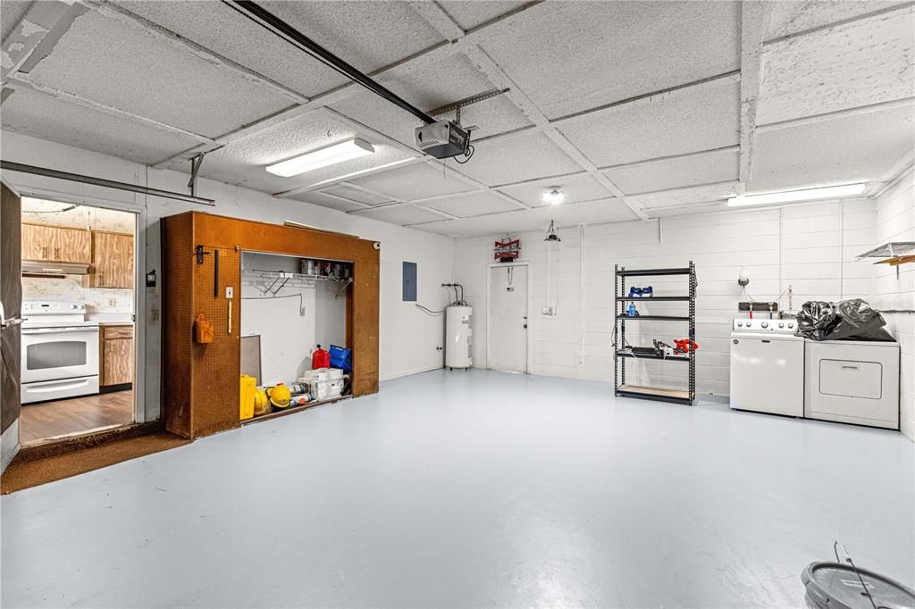 На продажу: $209,000 (2 спален, 2 ванн, 1374 Квадратных фут)