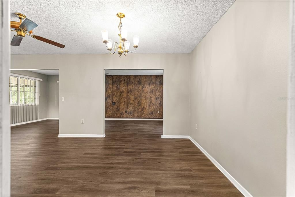 На продажу: $209,000 (2 спален, 2 ванн, 1374 Квадратных фут)