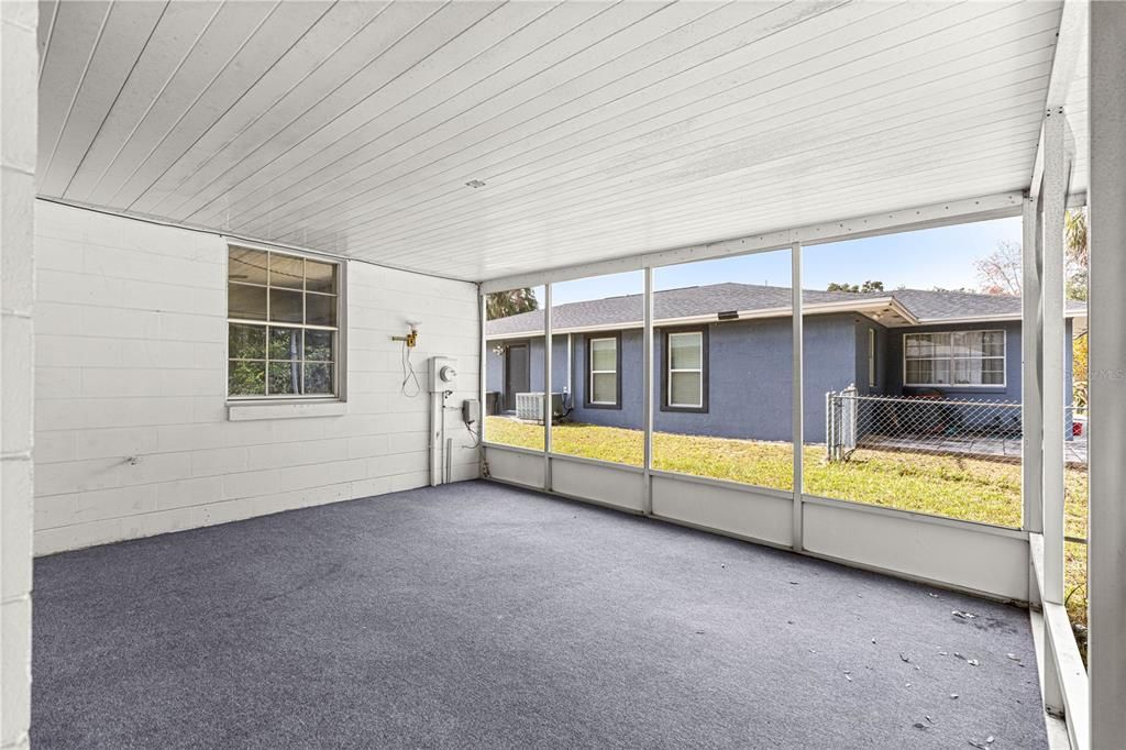 На продажу: $209,000 (2 спален, 2 ванн, 1374 Квадратных фут)