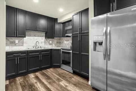 For Rent: $1,500 (1 beds, 1 baths, 765 Square Feet)