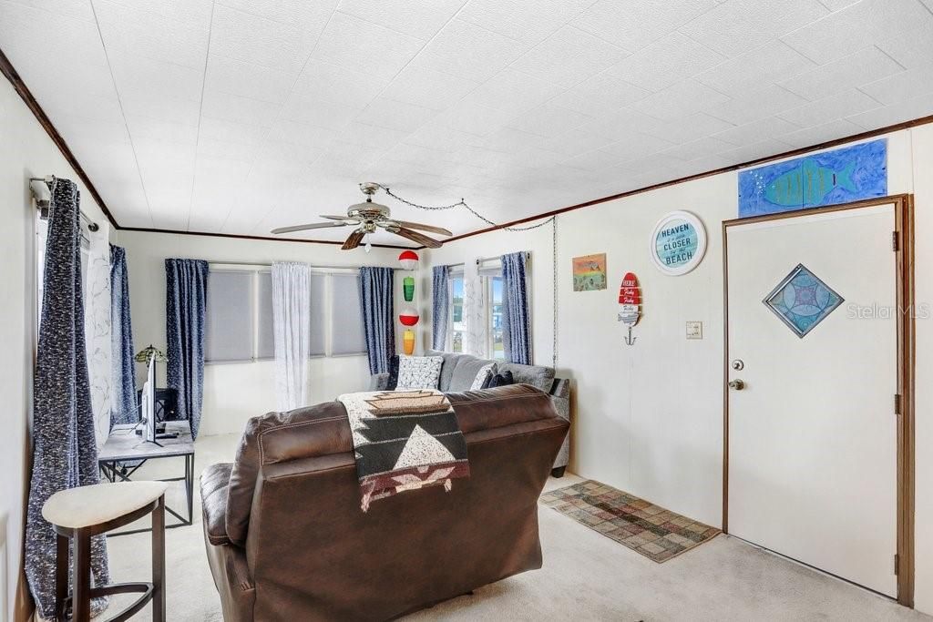 待售: $94,900 (3 贝兹, 2 浴室, 672 平方英尺)