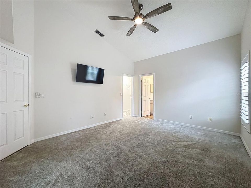 For Sale: $365,000 (2 beds, 2 baths, 1422 Square Feet)