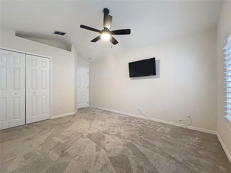 For Sale: $365,000 (2 beds, 2 baths, 1422 Square Feet)