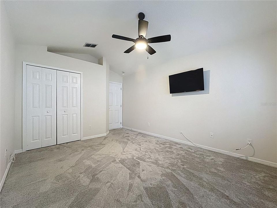 For Sale: $365,000 (2 beds, 2 baths, 1422 Square Feet)