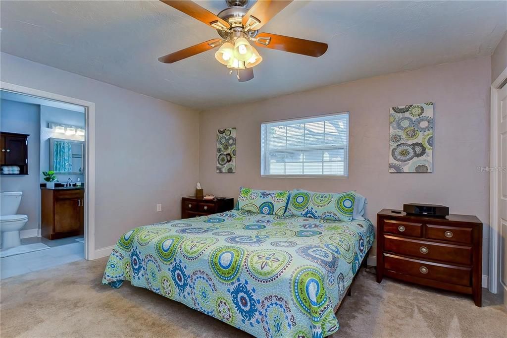 For Rent: $3,200 (3 beds, 2 baths, 1614 Square Feet)