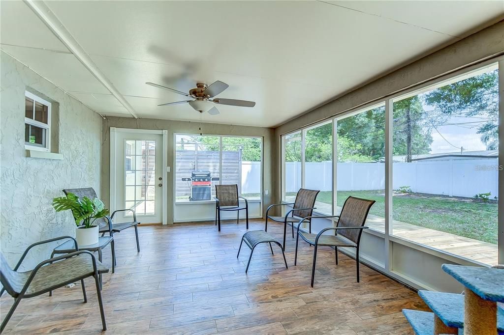 For Rent: $3,200 (3 beds, 2 baths, 1614 Square Feet)