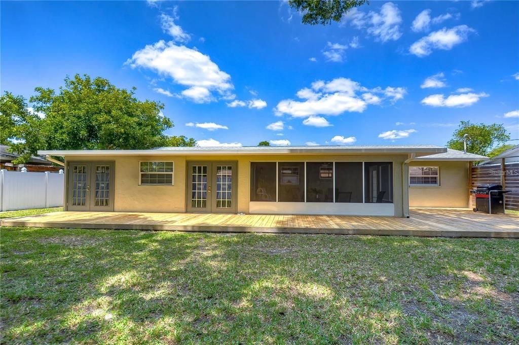 For Rent: $3,200 (3 beds, 2 baths, 1614 Square Feet)