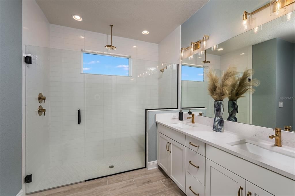 На продажу: $677,990 (3 спален, 2 ванн, 2336 Квадратных фут)