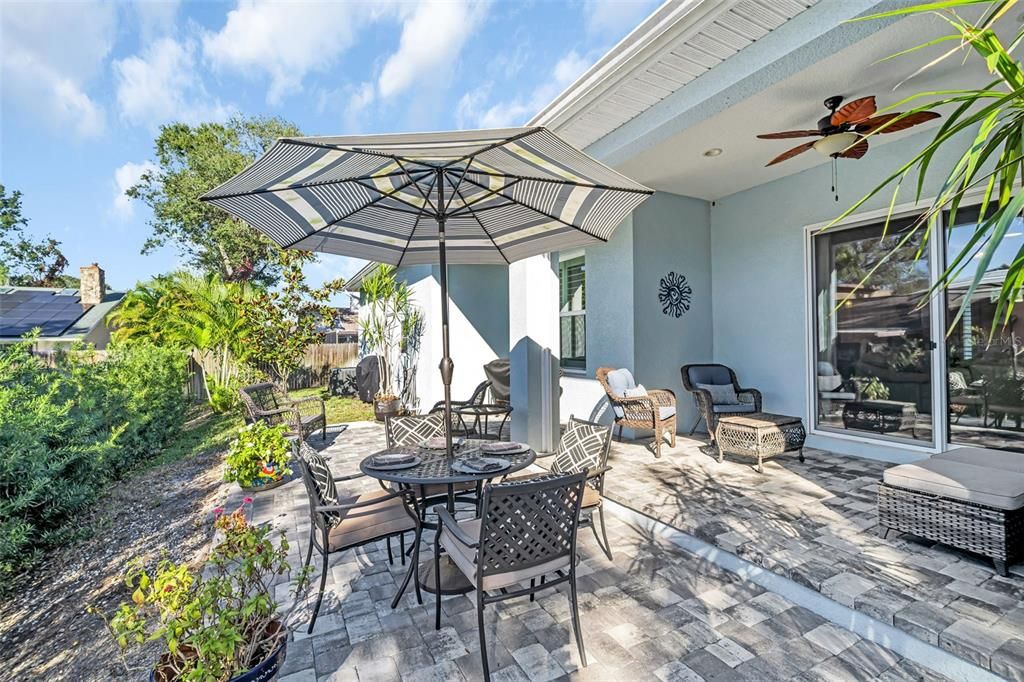 待售: $775,000 (3 贝兹, 2 浴室, 2093 平方英尺)