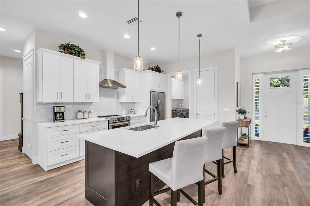 待售: $775,000 (3 贝兹, 2 浴室, 2093 平方英尺)