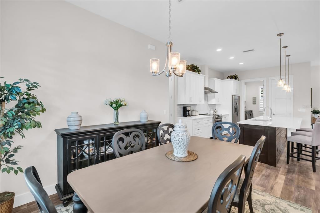 待售: $775,000 (3 贝兹, 2 浴室, 2093 平方英尺)