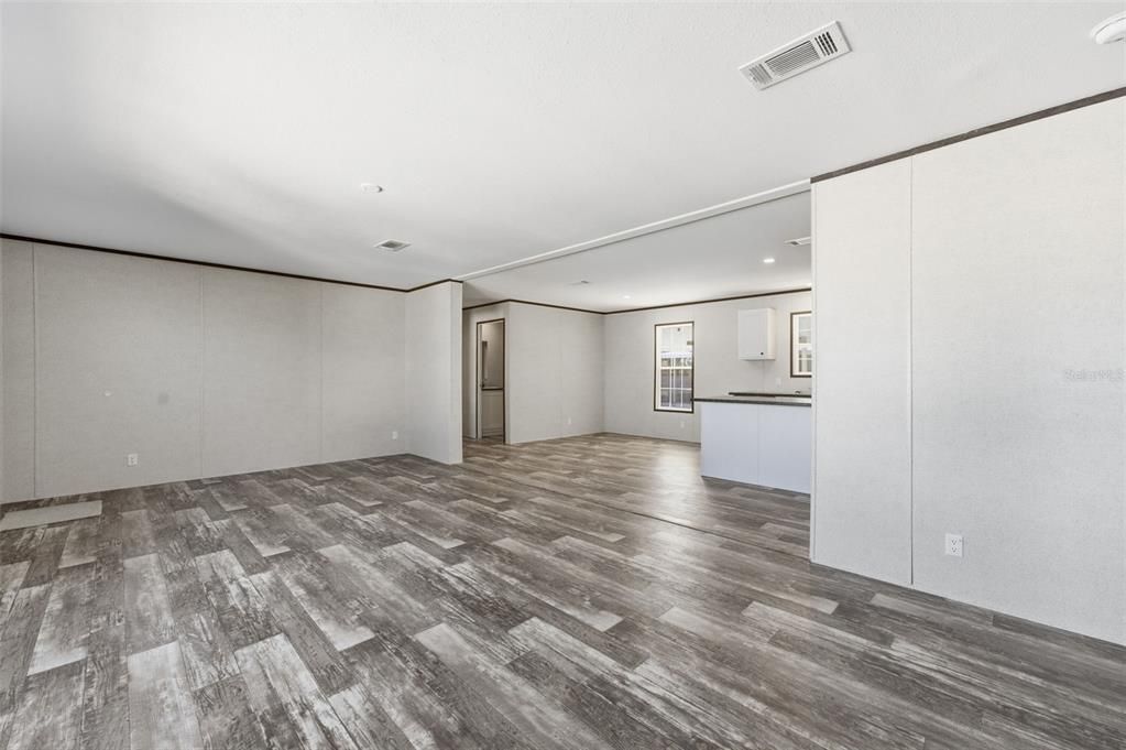 For Sale: $255,000 (3 beds, 2 baths, 1512 Square Feet)