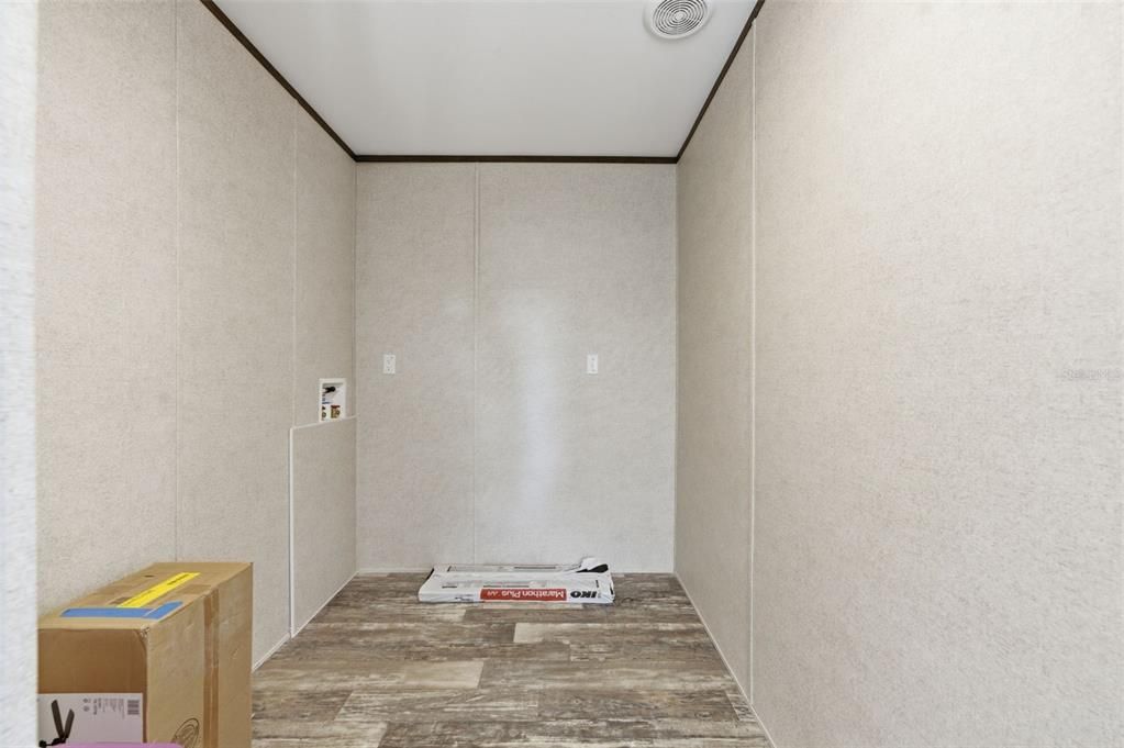 For Sale: $255,000 (3 beds, 2 baths, 1512 Square Feet)