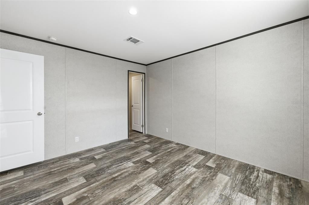 For Sale: $255,000 (3 beds, 2 baths, 1512 Square Feet)