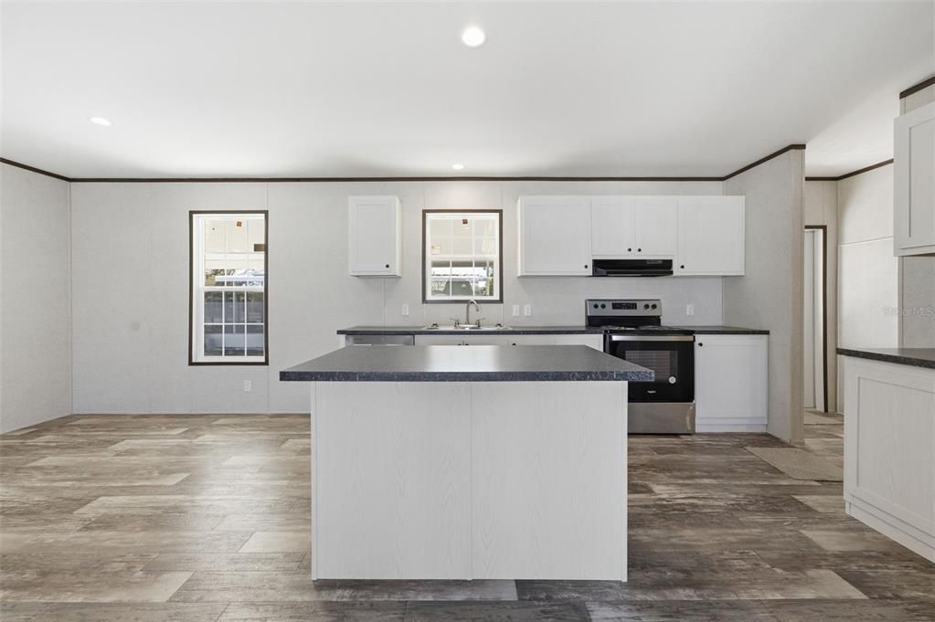 For Sale: $255,000 (3 beds, 2 baths, 1512 Square Feet)