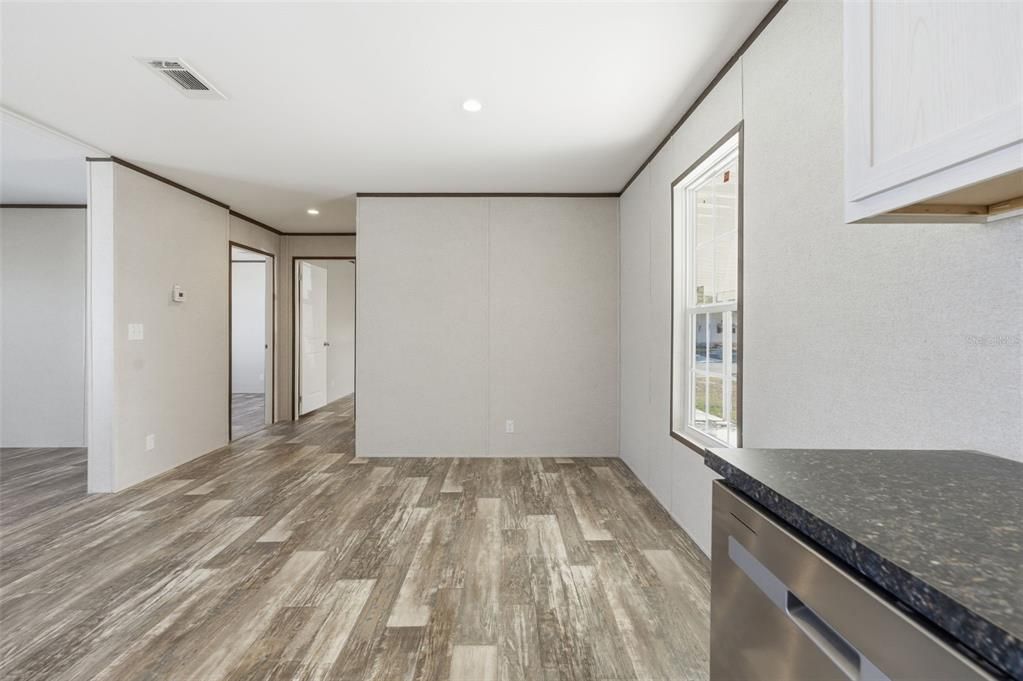 For Sale: $255,000 (3 beds, 2 baths, 1512 Square Feet)