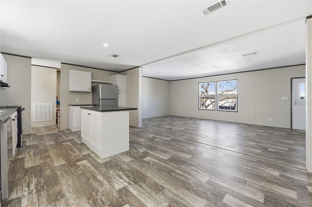 For Sale: $255,000 (3 beds, 2 baths, 1512 Square Feet)