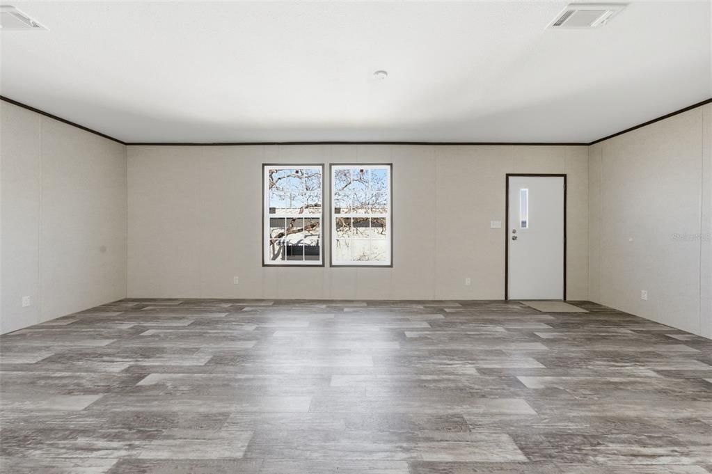 For Sale: $255,000 (3 beds, 2 baths, 1512 Square Feet)