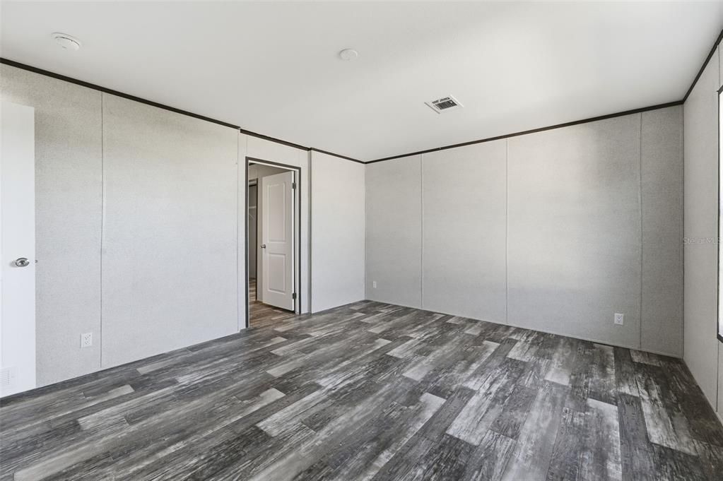 For Sale: $255,000 (3 beds, 2 baths, 1512 Square Feet)