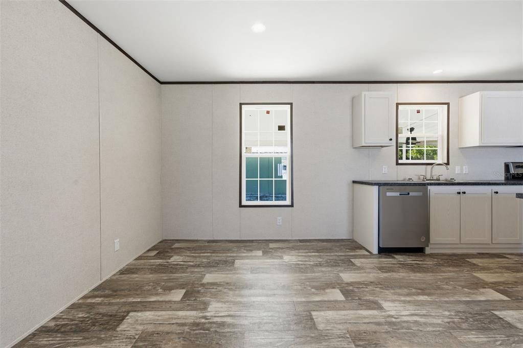 For Sale: $255,000 (3 beds, 2 baths, 1512 Square Feet)