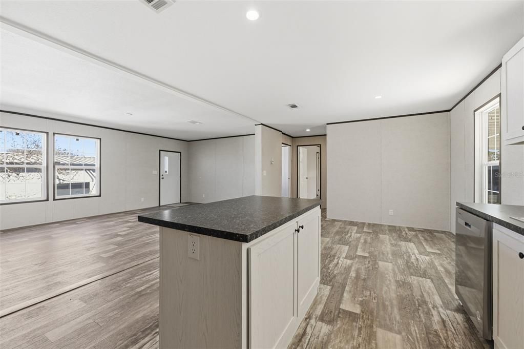 For Sale: $255,000 (3 beds, 2 baths, 1512 Square Feet)