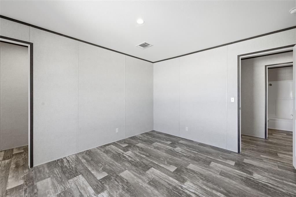 For Sale: $255,000 (3 beds, 2 baths, 1512 Square Feet)