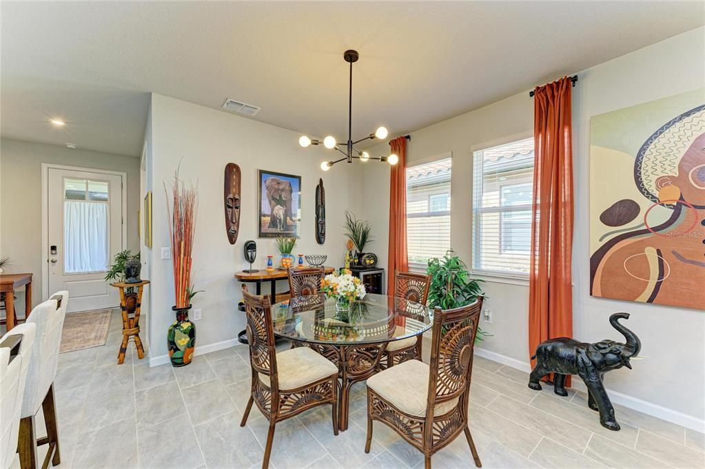 For Sale: $364,900 (2 beds, 2 baths, 1432 Square Feet)