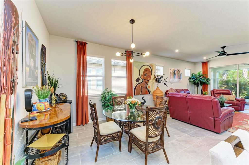 For Sale: $364,900 (2 beds, 2 baths, 1432 Square Feet)