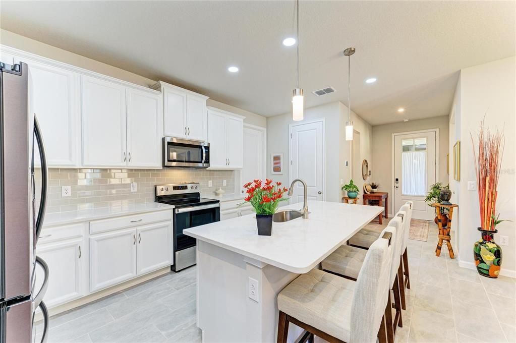 For Sale: $364,900 (2 beds, 2 baths, 1432 Square Feet)