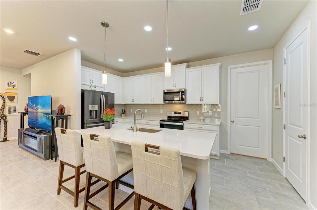 For Sale: $364,900 (2 beds, 2 baths, 1432 Square Feet)