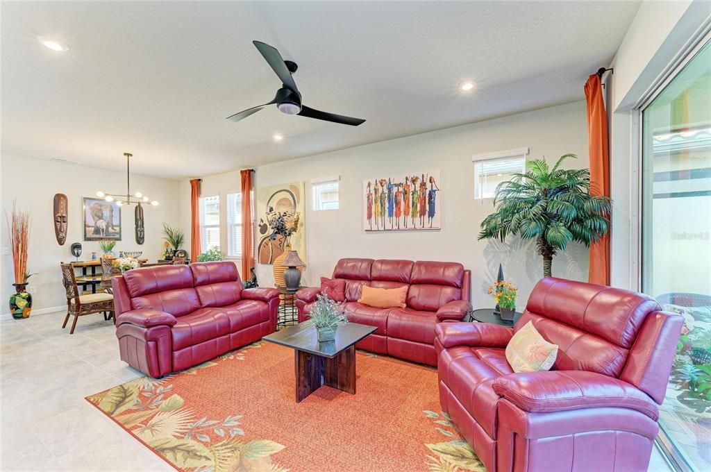 For Sale: $364,900 (2 beds, 2 baths, 1432 Square Feet)