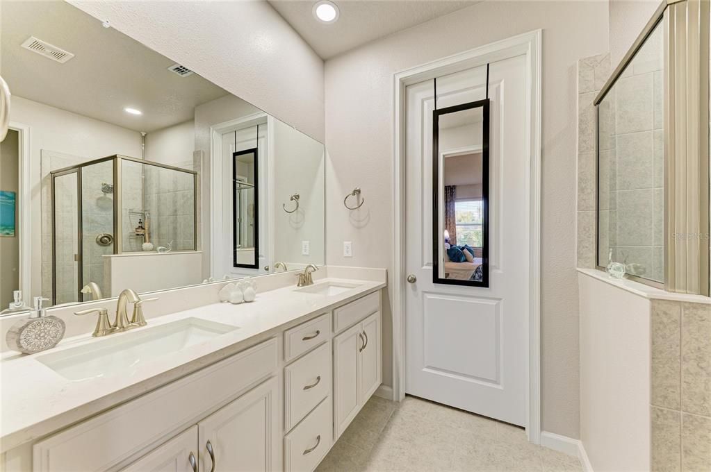 For Sale: $364,900 (2 beds, 2 baths, 1432 Square Feet)