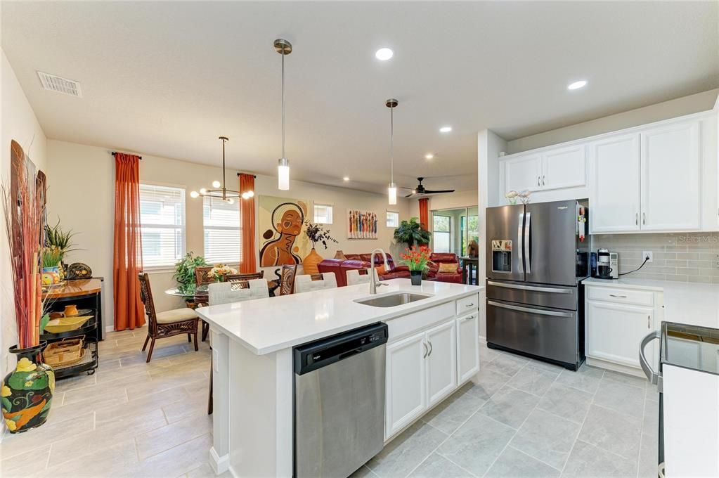 For Sale: $364,900 (2 beds, 2 baths, 1432 Square Feet)