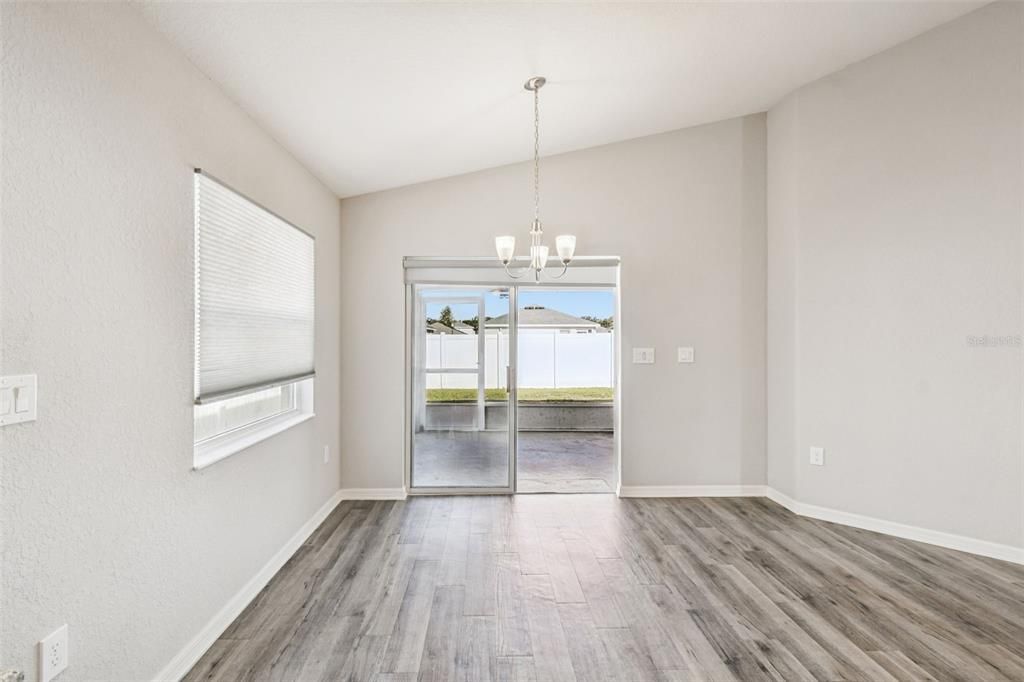 For Sale: $325,000 (3 beds, 2 baths, 1546 Square Feet)