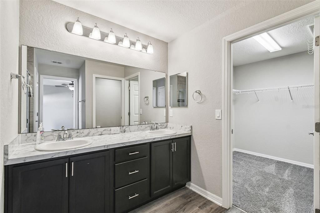 For Sale: $325,000 (3 beds, 2 baths, 1546 Square Feet)