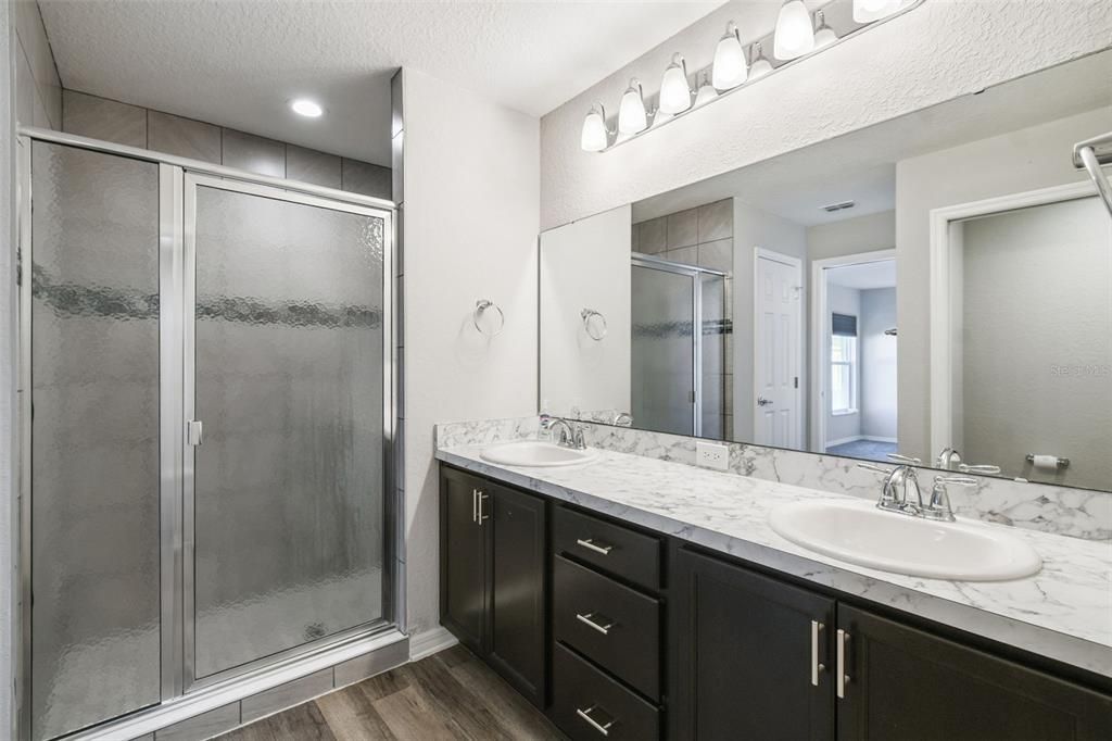 For Sale: $325,000 (3 beds, 2 baths, 1546 Square Feet)