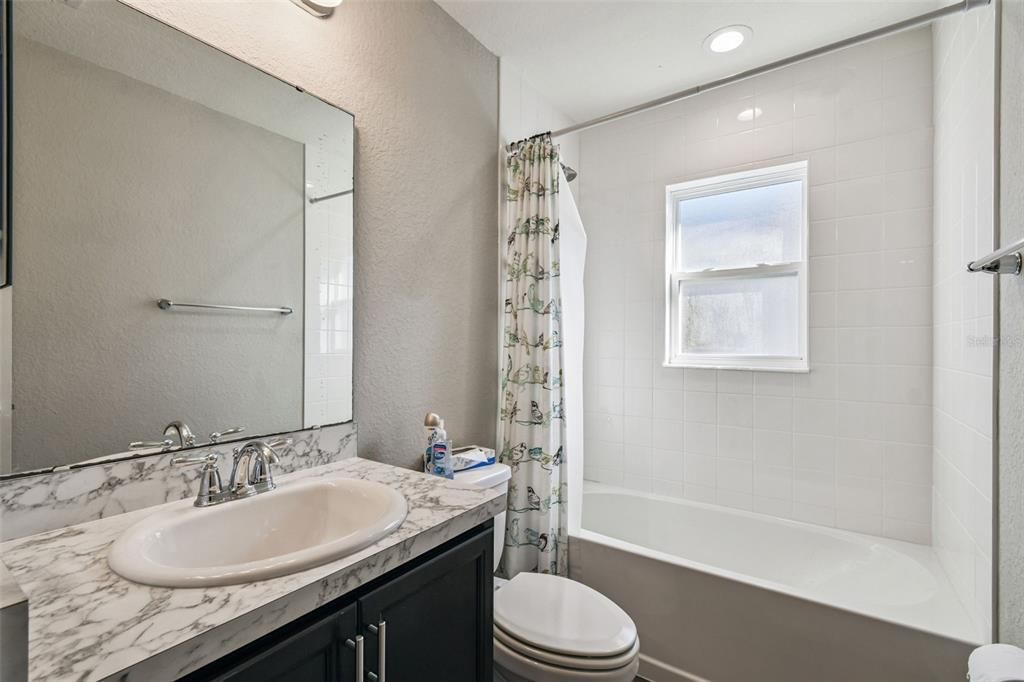 For Sale: $325,000 (3 beds, 2 baths, 1546 Square Feet)