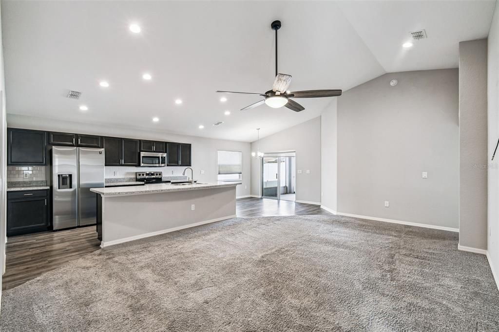 For Sale: $325,000 (3 beds, 2 baths, 1546 Square Feet)